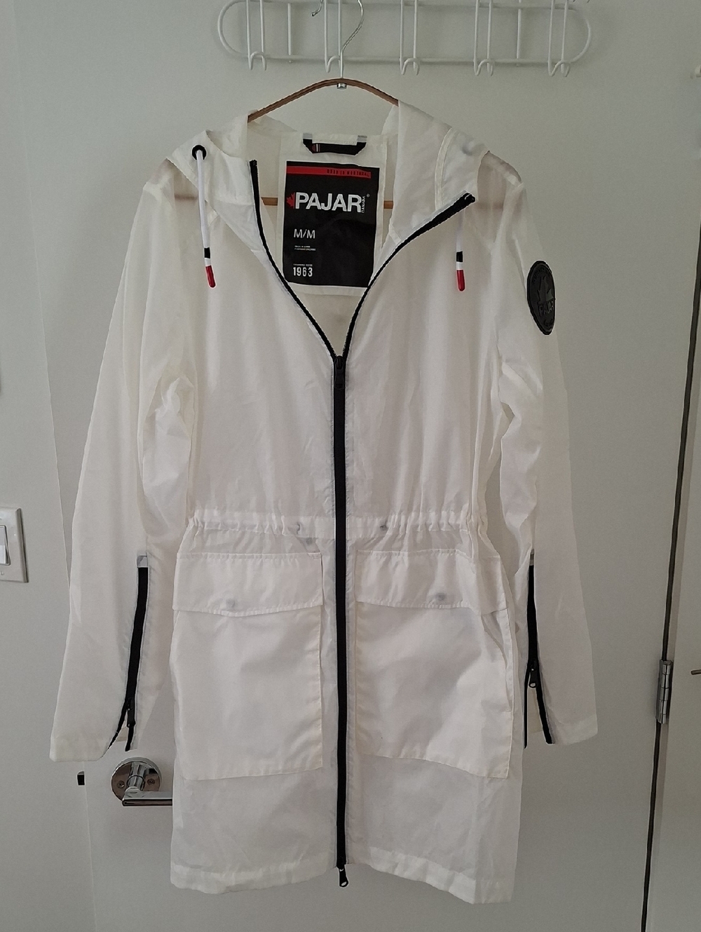 Pajar 100% Nylon Contemporary White Packable Rain Jacket with Hood (Size M)
